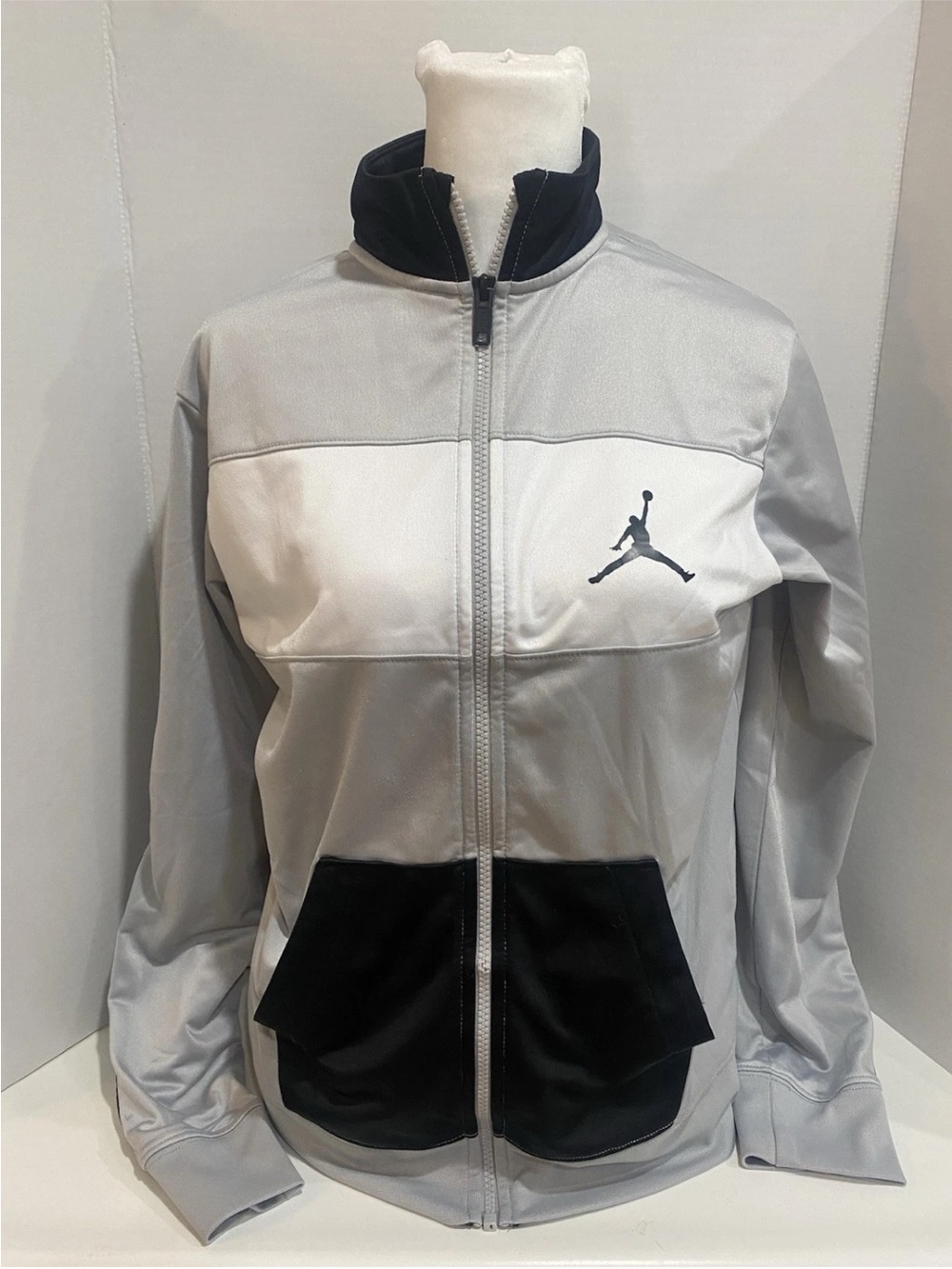 NIKE AIR JORDAN JUMPMAN BOY'S LOGO TRACK JACKET SIZE XLARGE  12-13 955475